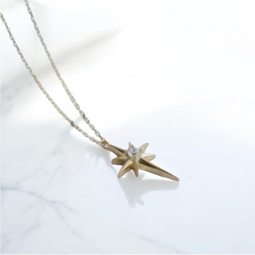 18K Gold North Star Necklace (Gold Plated) - Picture 3 of 4